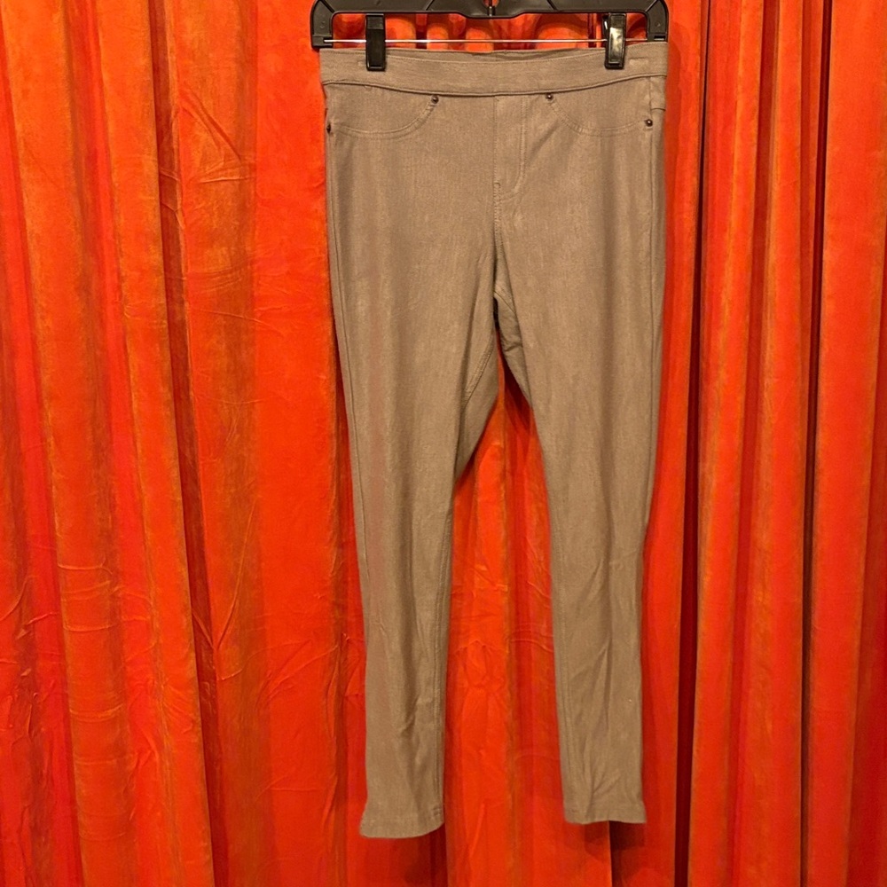 HUE Women’s Khaki leggings
